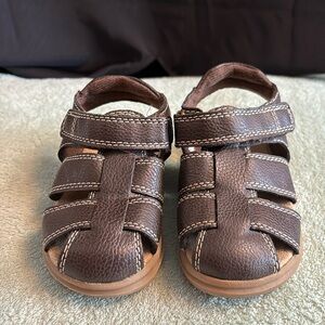 Place sandals size 7